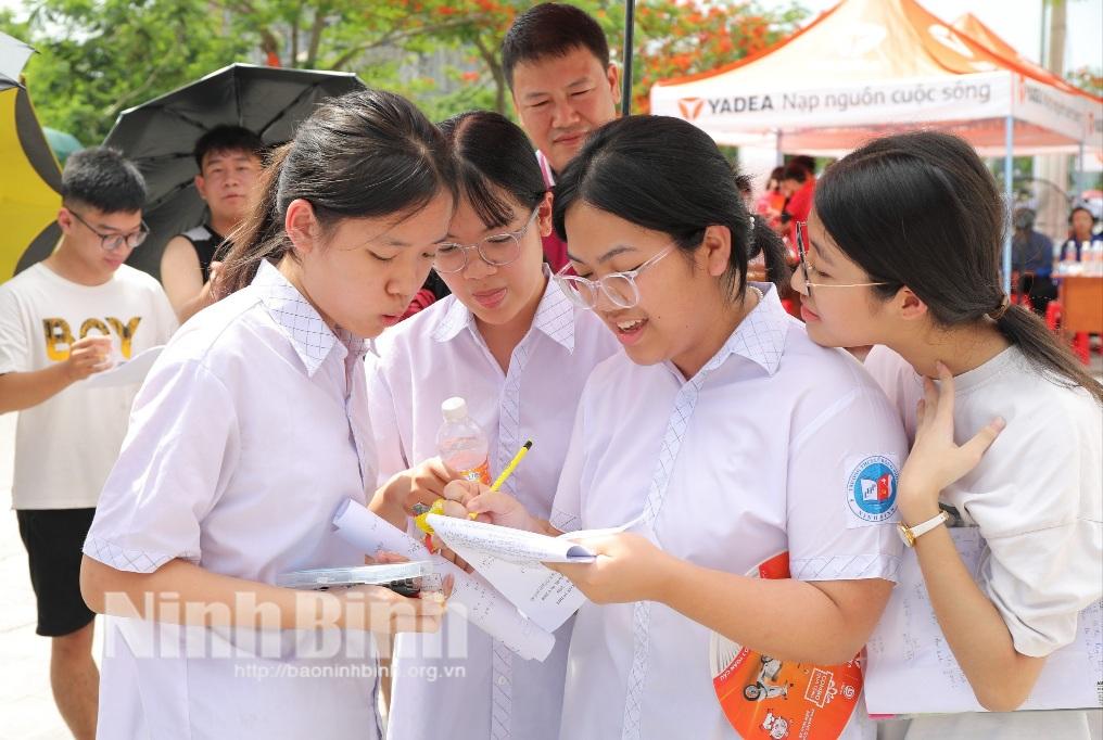 Các thí sinh dự Kỳ thi tuyển sinh lớp 10 THPT hoàn thành 3 bài thi đại trà