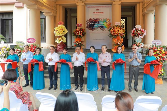 Triển lãm "Cảm xúc tháng 6" và những đam mê sáng tạo