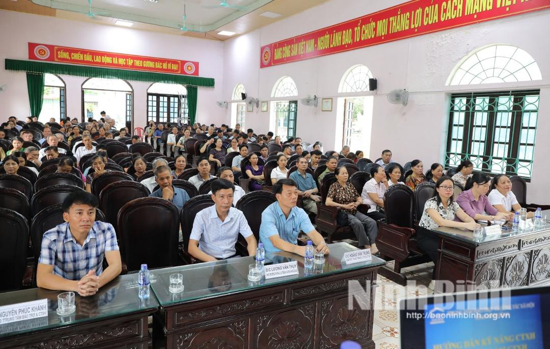 Tập huấn, phổ biến kiến thức về nghề công tác xã hội