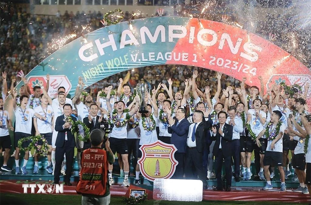 Thép Xanh Nam Định lên ngôi vô địch V-League trước một vòng đấu