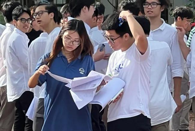 Gợi ý đáp án đề thi môn Toán Kỳ thi tốt nghiệp THPT 2024