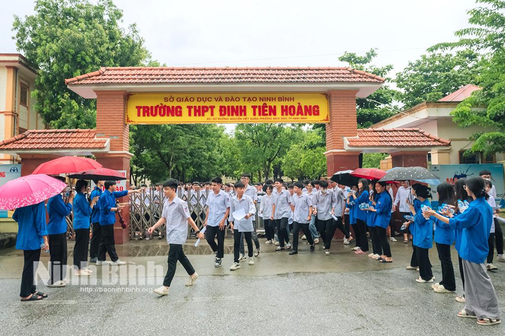 Thí sinh Ninh Bình hoàn thành ngày đầu tiên Kỳ thi tốt nghiệp THPT năm 2024