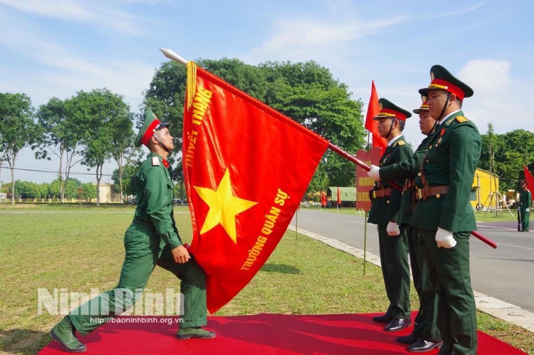 Trường Quân sự Quân đoàn 12 tổ chức Lễ tuyên thệ chiến sĩ mới