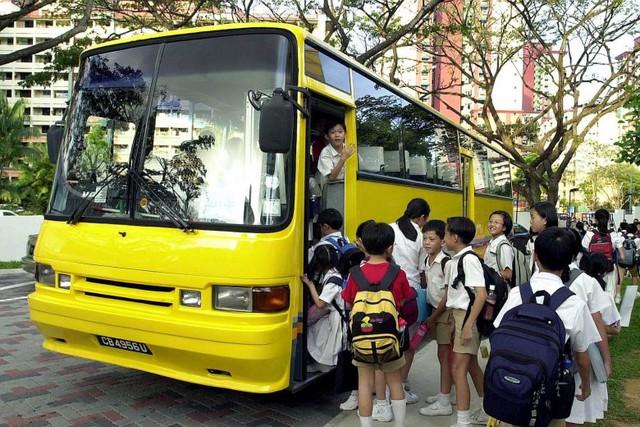Xe chở học sinh phải lắp còi báo động, tránh 'bỏ quên' các em trên xe