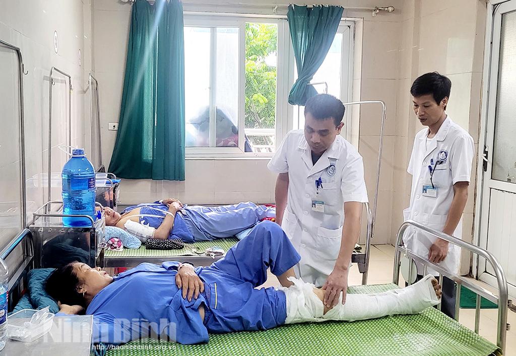 Bảo vệ, chăm sóc sức khỏe người dân bằng chính sách bảo hiểm y tế