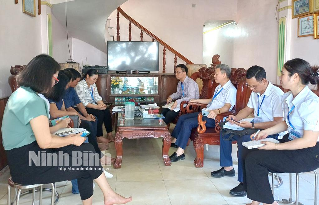 Lãnh đạo Tổng cục Thống kê giám sát việc triển khai Điều tra, thu thập thông tin về thực trạng kinh tế - xã hội của 53 dân tộc thiểu số tại Ninh Bình