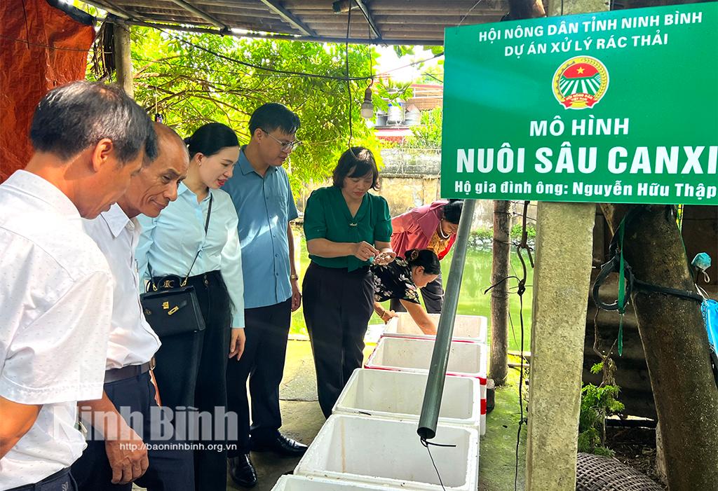 Tham quan mô hình xử lý rác thải thân thiện với môi trường tại huyện Gia Viễn