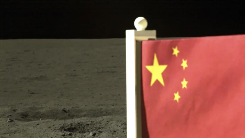 Các nhà khoa học Trung Quốc phát hiện khoáng chất chứa phân tử nước từ Mặt Trăng