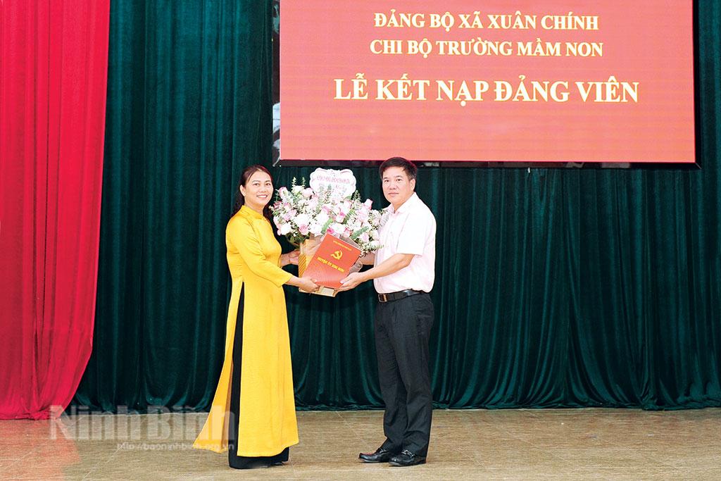 Đảng bộ huyện Kim Sơn: Hoàn thành sớm chỉ tiêu kết nạp đảng viên mới năm 2024