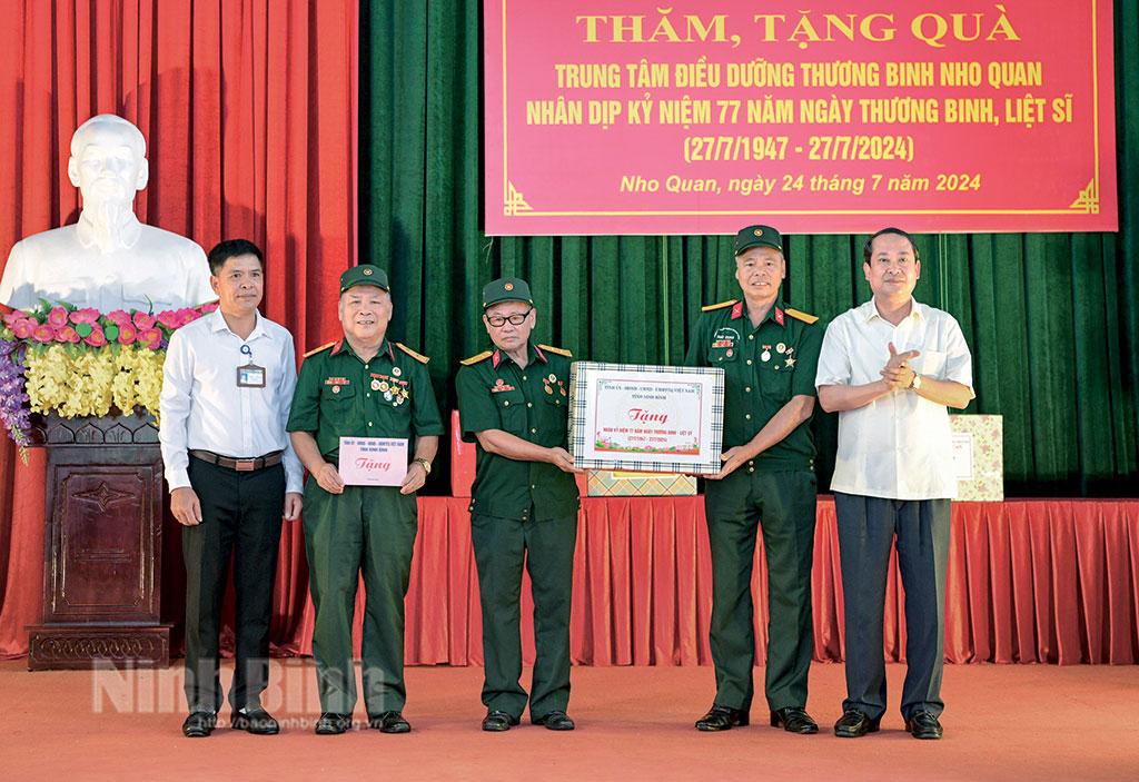 Chăm sóc người có công là đạo lý, bổn phận và tình yêu thương của mỗi công dân