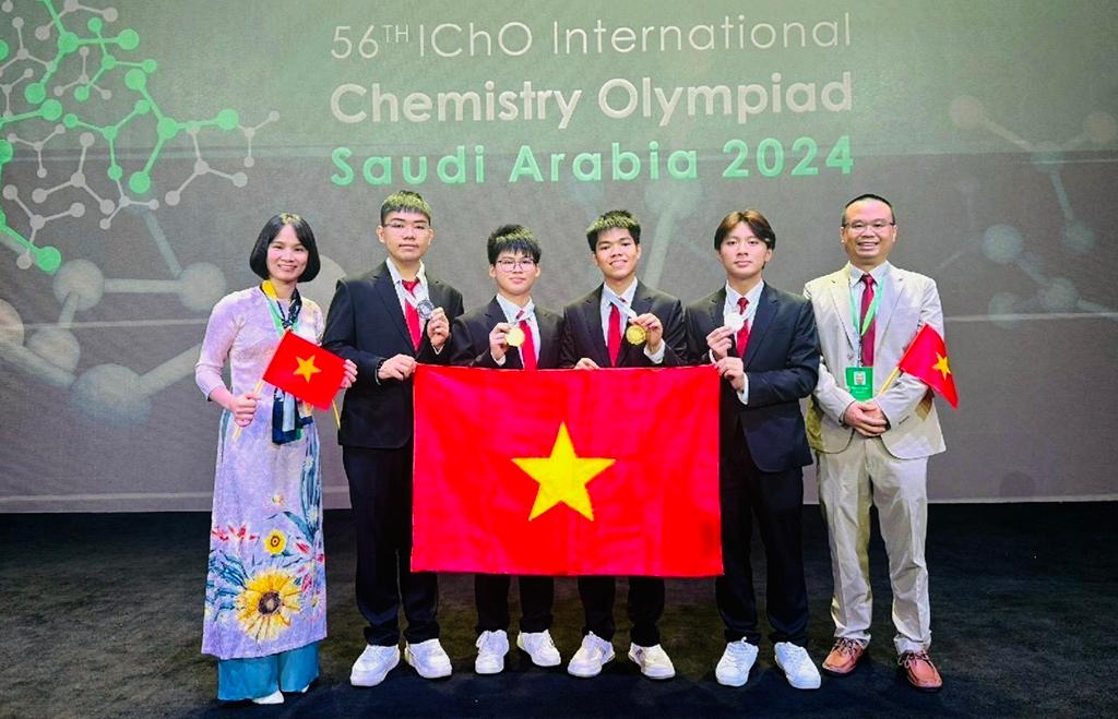 Việt Nam xếp thứ 2/89 quốc gia, vùng lãnh thổ tại Olympic Hóa học quốc tế 2024