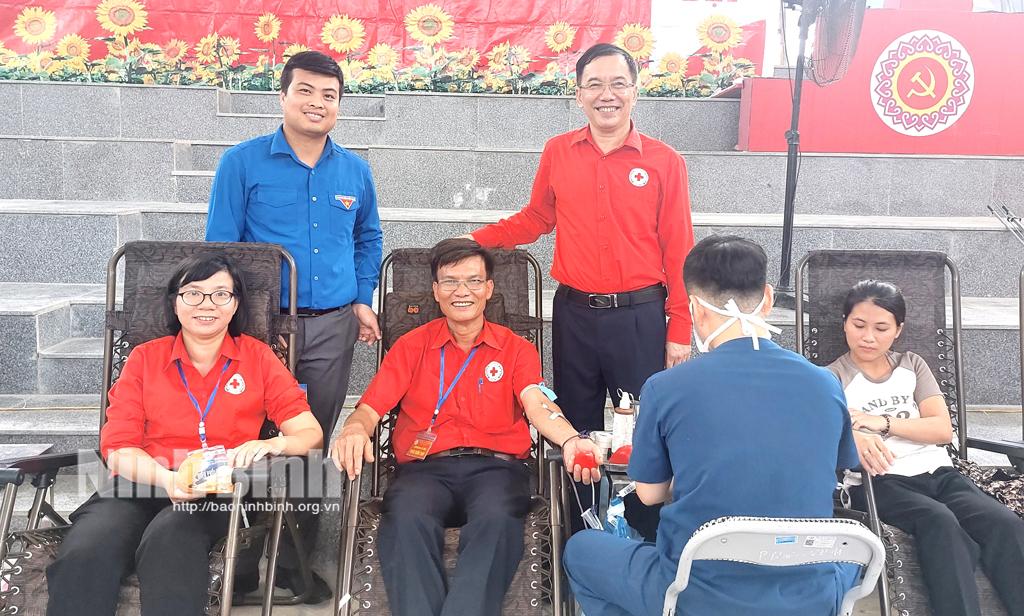 Tiếp nhận 546 đơn vị máu hiến tình nguyện tại huyện Nho Quan