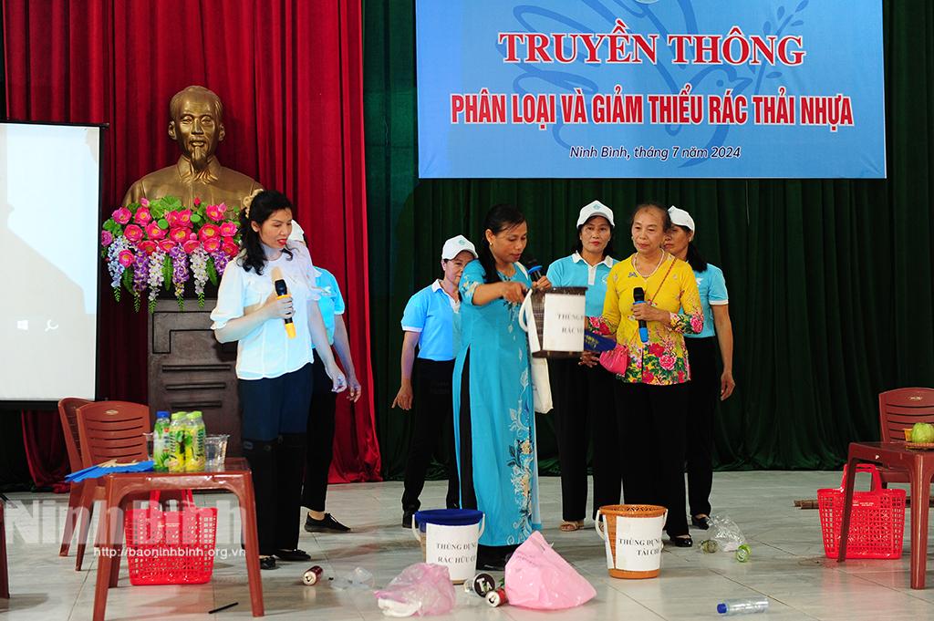 Hội Phụ nữ huyện Hoa Lư triển khai các hoạt động duy trì mô hình "Phụ nữ sống xanh"