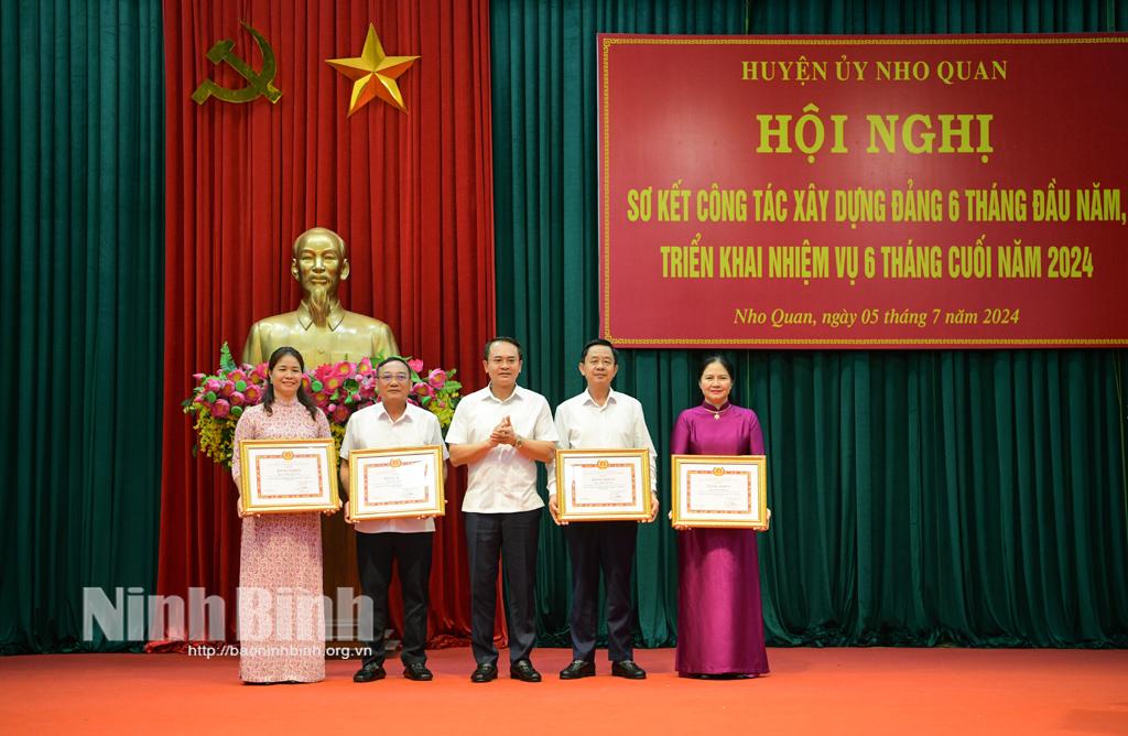 Huyện ủy Nho Quan triển khai nhiệm vụ công tác xây dựng Đảng 6 tháng cuối năm