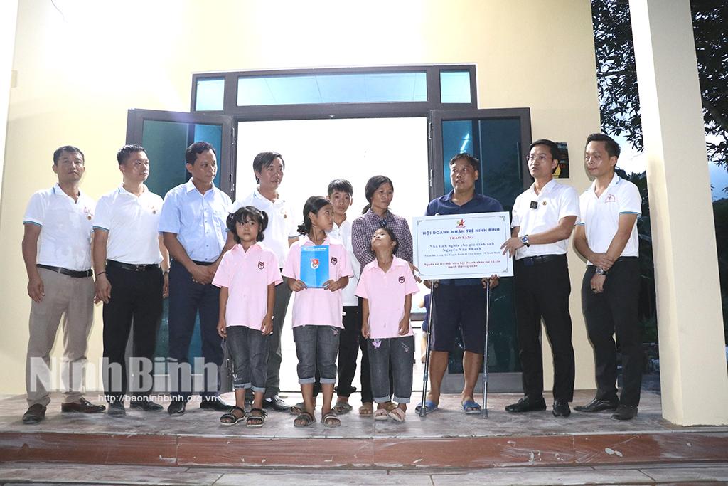 Hội Doanh nhân trẻ Ninh Bình thực hiện chương trình "12 giờ biến ước mơ thành sự thật"