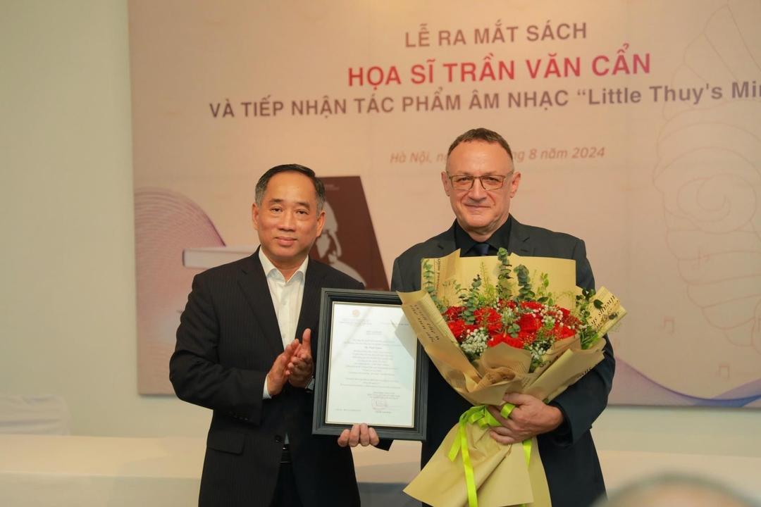 Ra mắt sách về danh họa Trần Văn Cẩn và tiếp nhận tác phẩm âm nhạc "Little Thuy's Minuet"