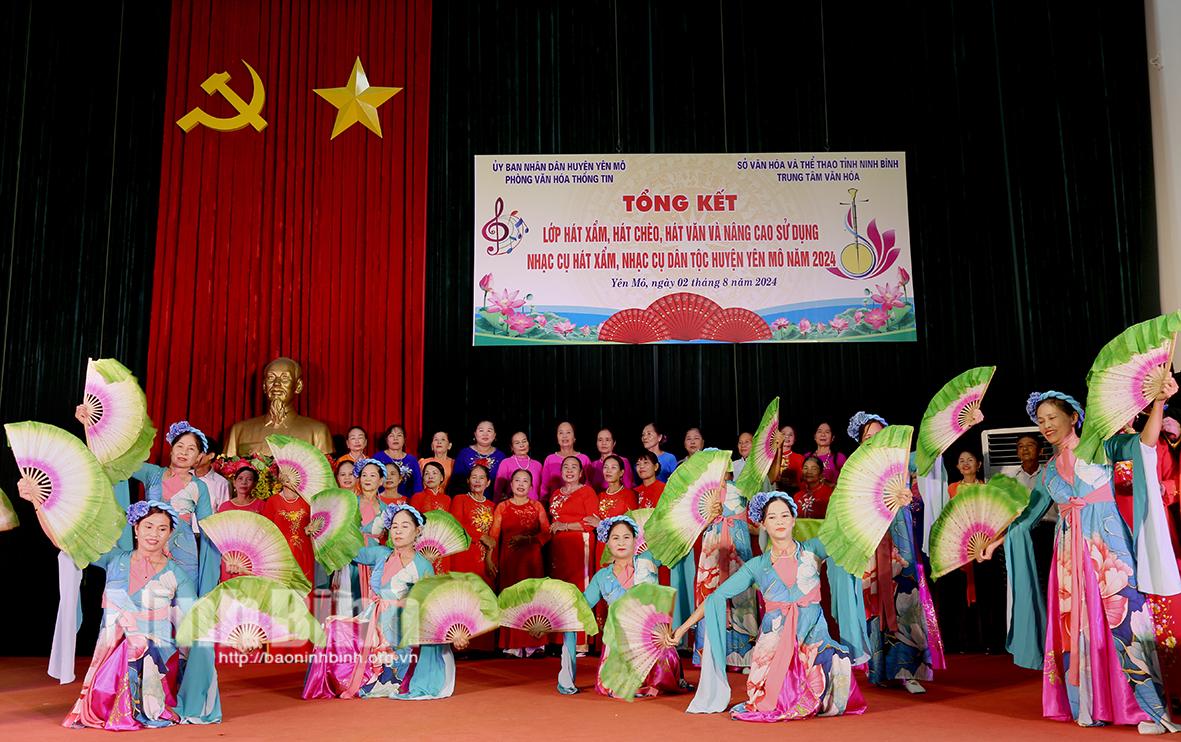 Yên Mô tổng kết lớp hát Xẩm, hát Chèo và nâng cao kỹ năng sử dụng nhạc cụ dân tộc