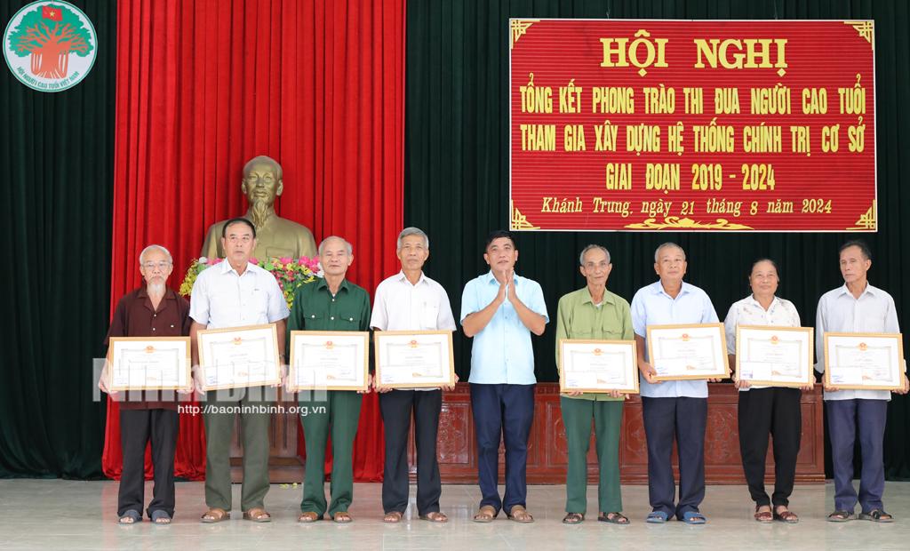 Khánh Trung tổng kết phong trào thi đua người cao tuổi tham gia xây dựng hệ thống chính trị ở cơ sở
