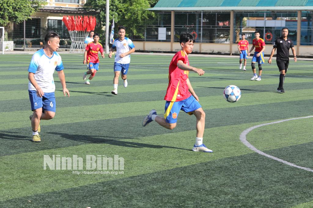 Nho Quan khai mạc vòng chung kết Giải bóng đá thanh niên năm 2024