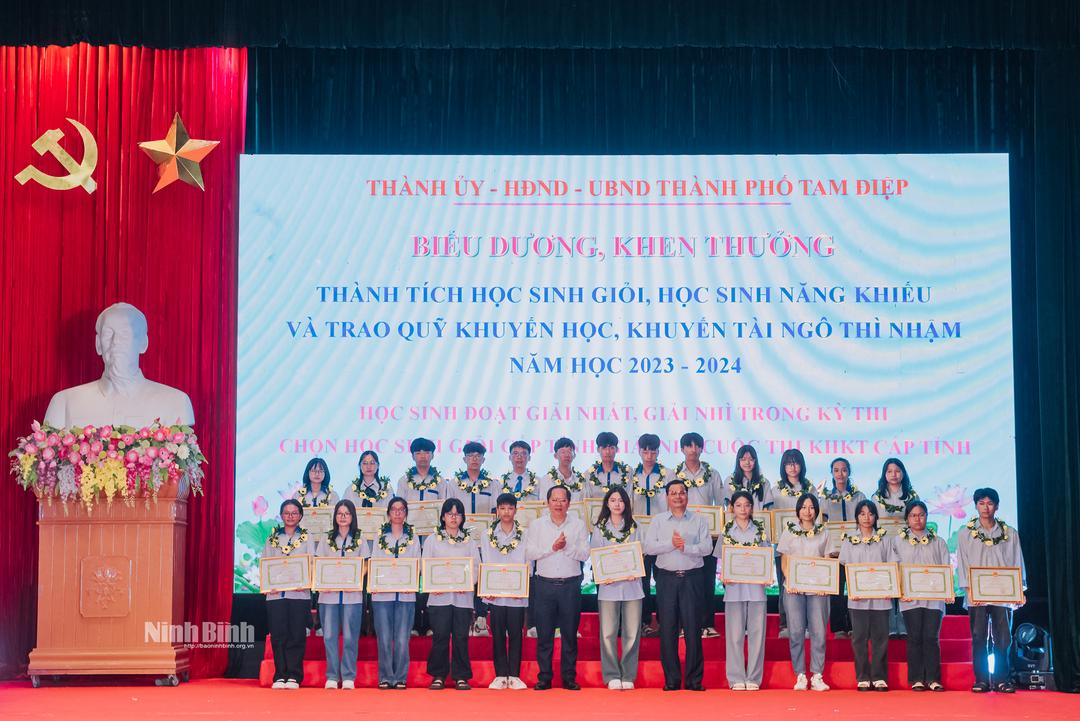 Thành phố Tam Điệp biểu dương, khen thưởng học sinh giỏi, học sinh năng khiếu