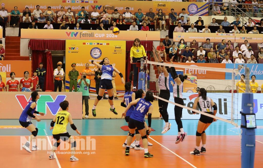 Giải Bóng chuyền nữ quốc tế VTV Ferroli Cup 2024: Đội tuyển nữ Việt Nam giành quyền vào tứ kết