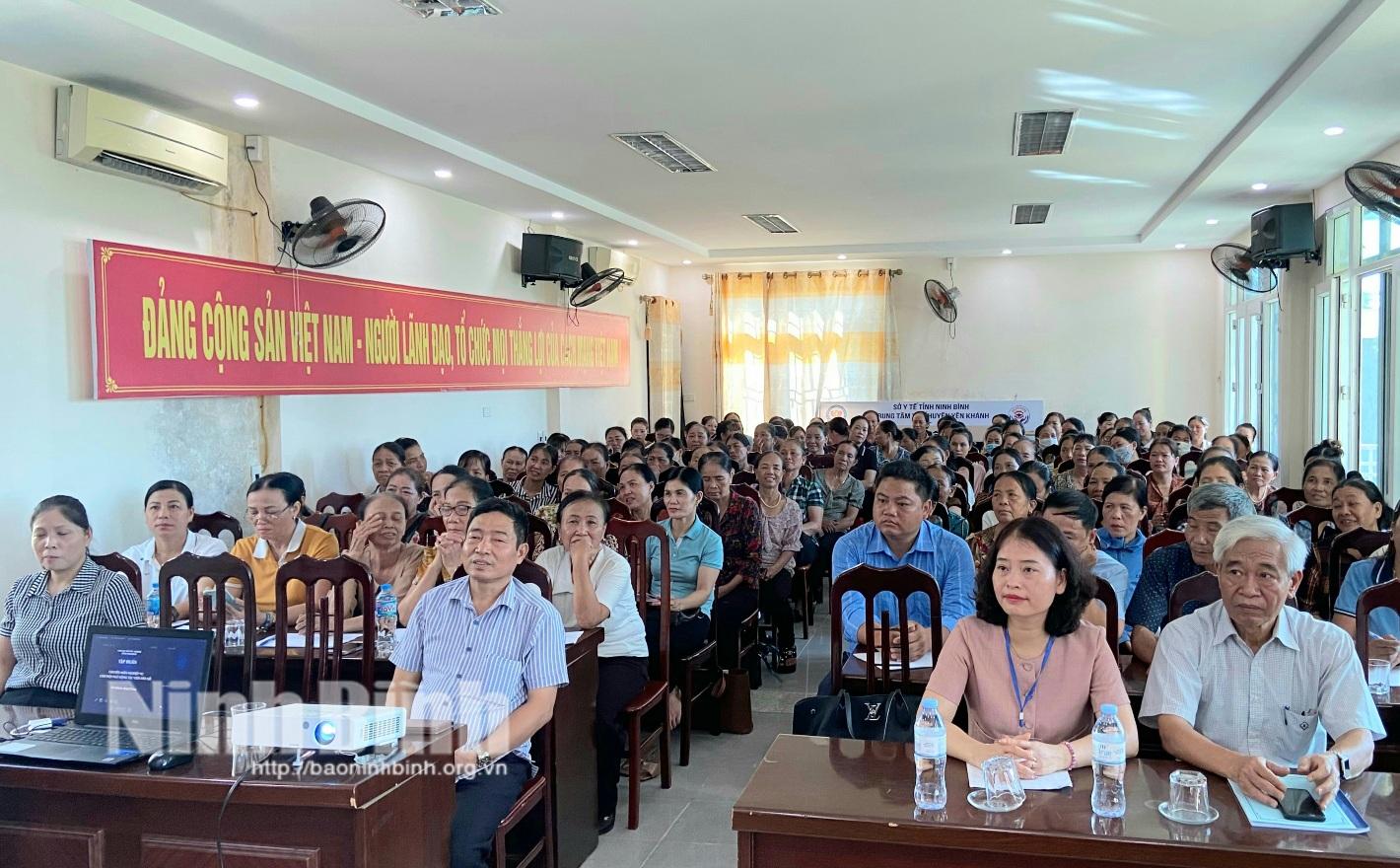 Tập huấn nghiệp vụ cho cộng tác viên dân số huyện Yên Khánh