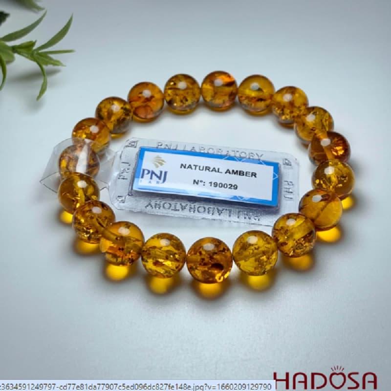 Đeo vòng hổ phách giúp an thần, lợi tiểu, chống co giật