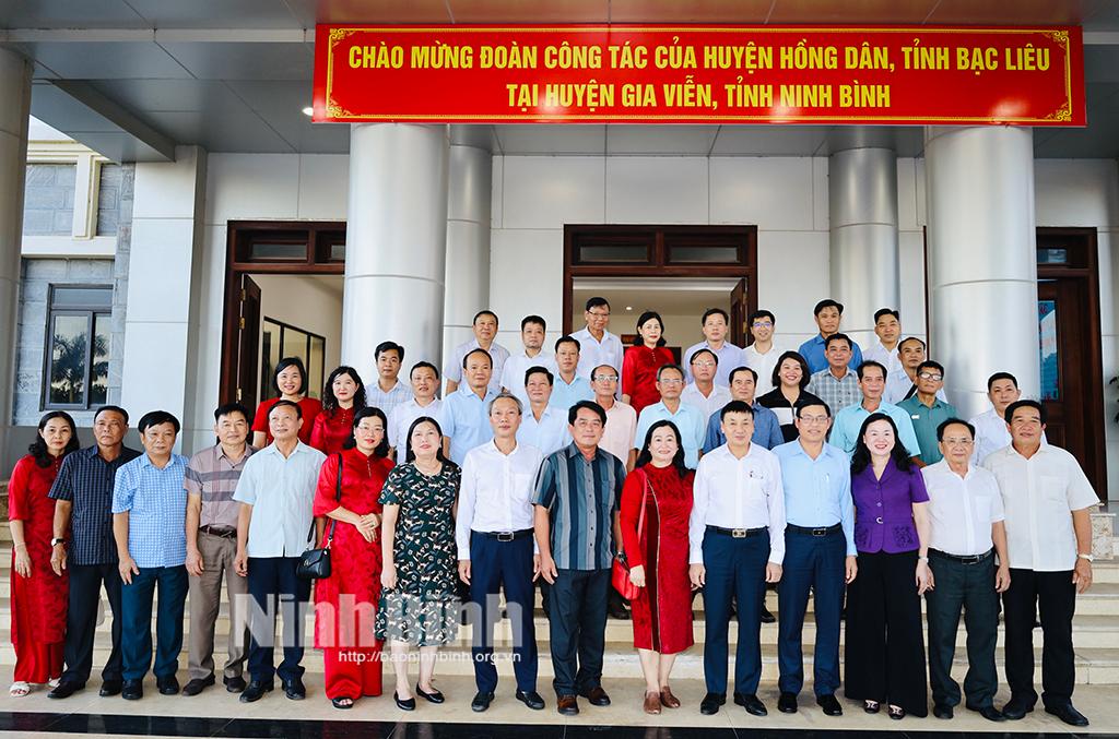 Đoàn công tác huyện Hồng Dân (tỉnh Bạc Liêu) thăm và làm việc tại huyện Gia Viễn