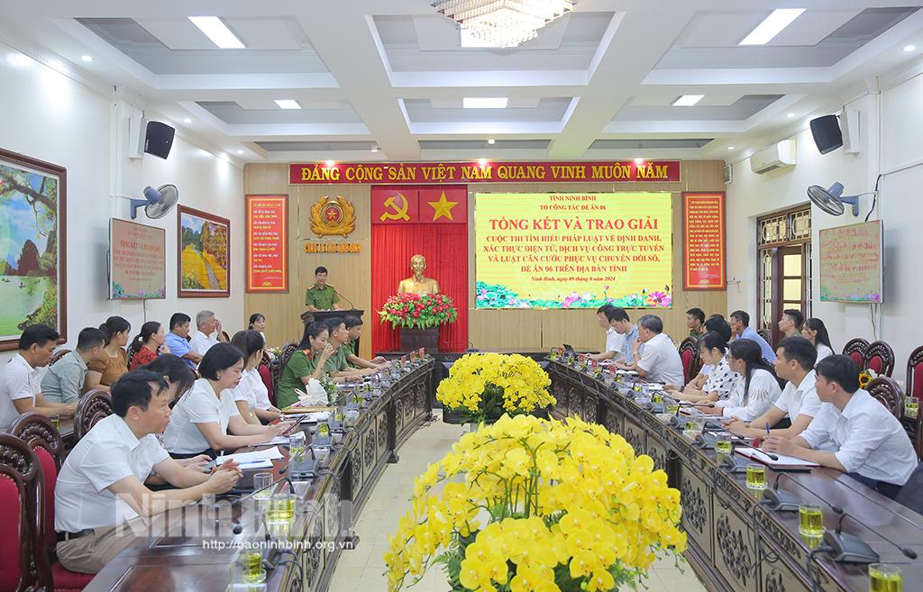 Trao giải Cuộc thi tìm hiểu pháp luật về định danh, xác thực điện tử, dịch vụ công trực tuyến và Luật Căn cước