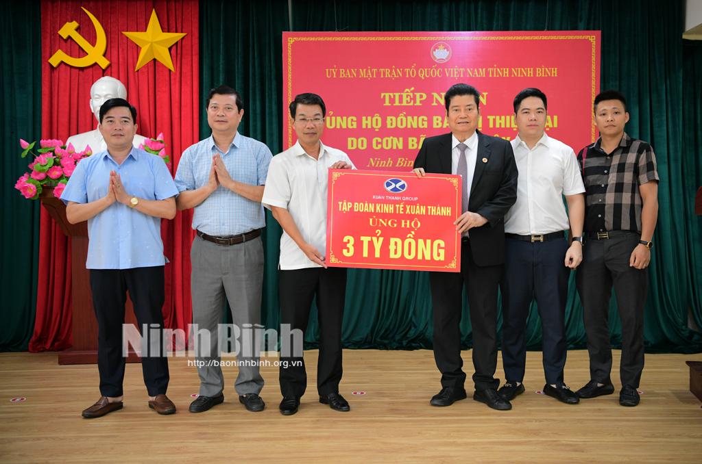 Tập đoàn Kinh tế Xuân Thành ủng hộ 3 tỷ đồng cho đồng bào bị thiệt hại do cơn bão số 3 gây ra