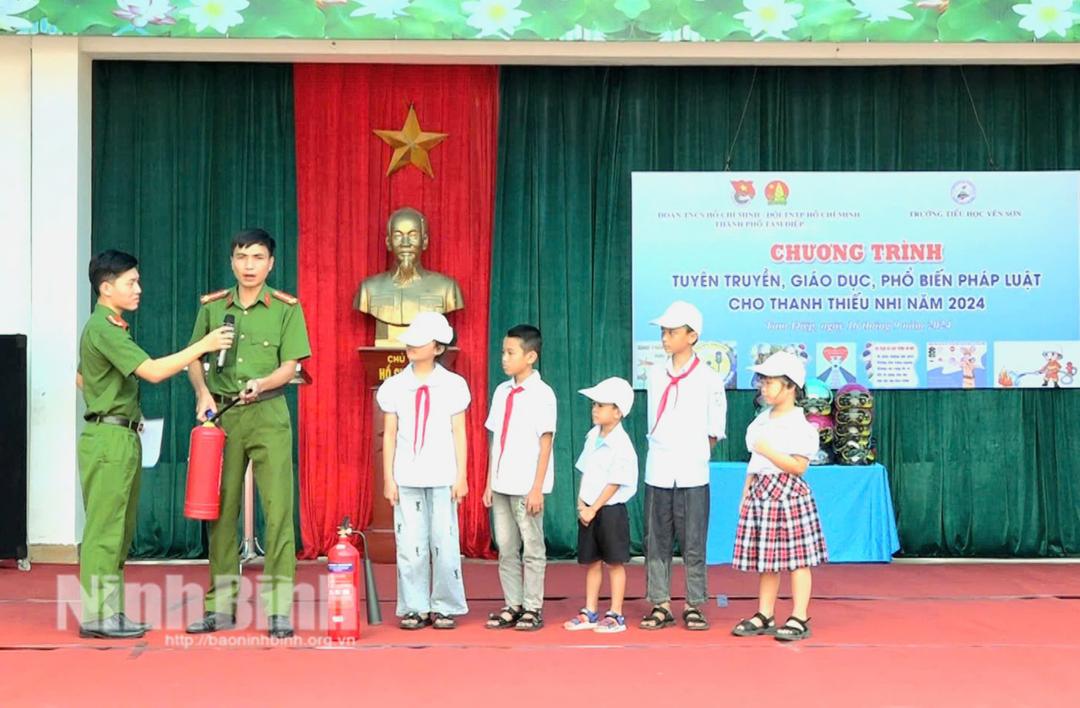 Thành phố Tam Điệp: Tuyên truyền, giáo dục pháp luật về an toàn giao thông và phòng cháy, chữa cháy cho giáo viên, học sinh