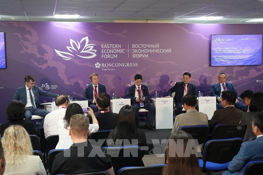 Diễn đàn Kinh tế Phương Đông: Việt Nam mở rộng hợp tác quốc tế giải quyết thách thức mới trong lĩnh vực giáo dục