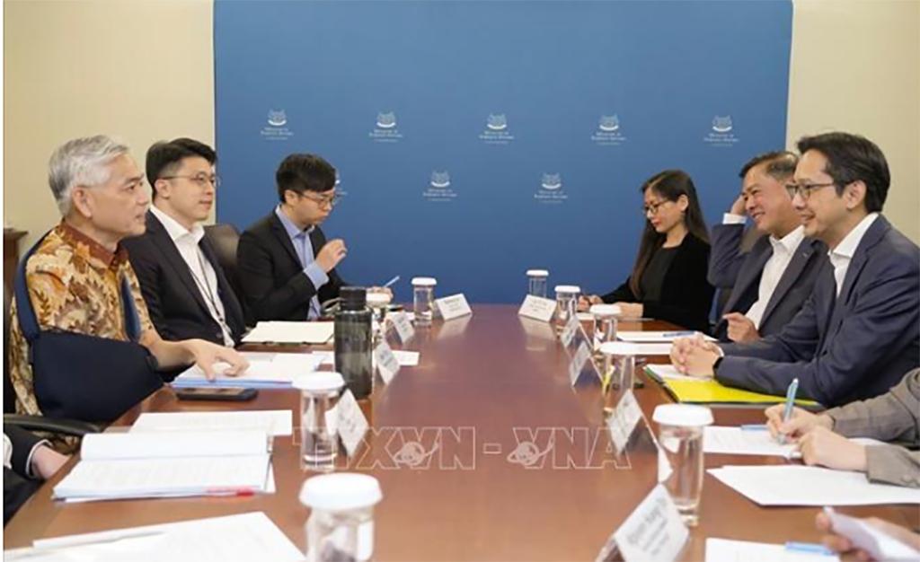 Tham khảo Chính trị Việt Nam - Singapore lần thứ 16