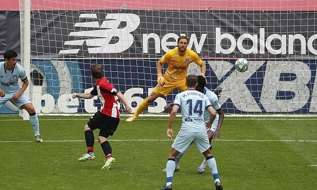 Atletico hòa trận thứ 13 ở La Liga