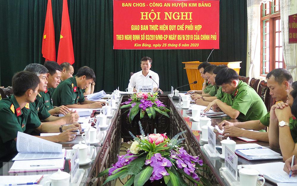 Ban CHQS - Công an huyện Kim Bảng giao ban đánh giá kết quả phối hợp