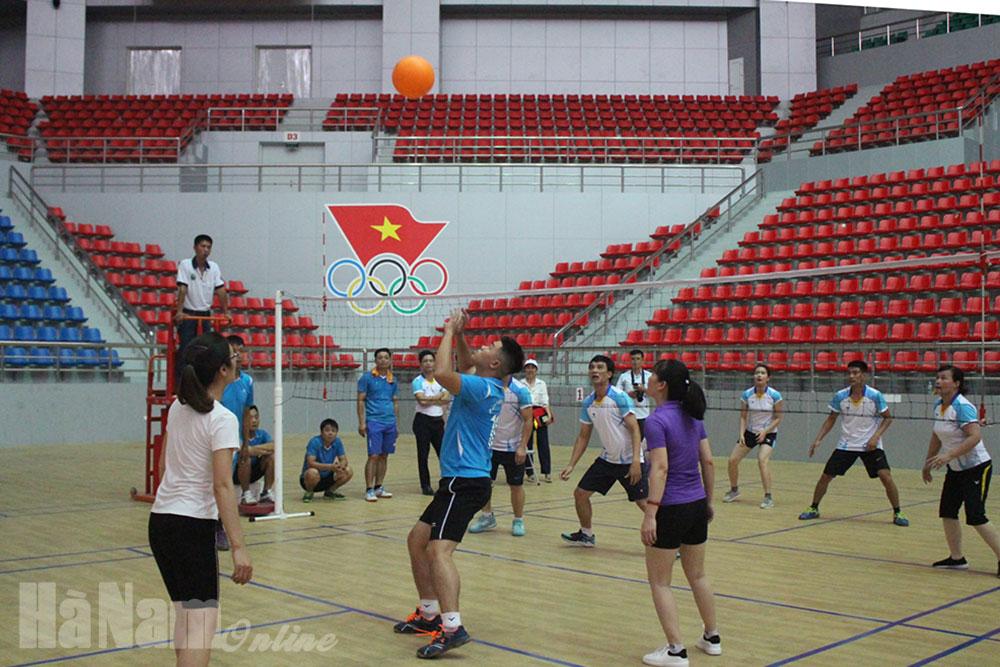 Giao lưu thể thao chào mừng Ngày Gia đình Việt Nam