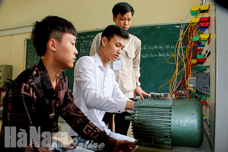 Hướng chuyển đổi nghề cho lao động nông thôn ở Thanh Liêm