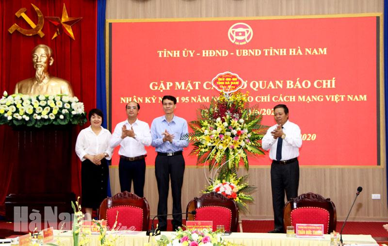 Lãnh đạo tỉnh gặp mặt các cơ quan báo chí nhân Kỷ niệm 95 năm Ngày Báo chí cách mạng Việt Nam
