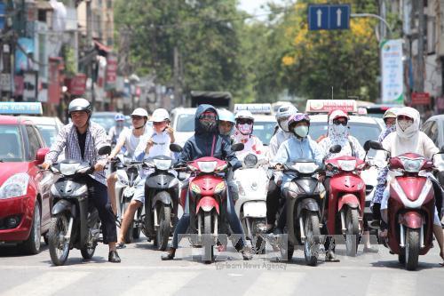 Nắng nóng gay gắt kéo dài tại Bắc và Trung bộ trong vài ngày tới