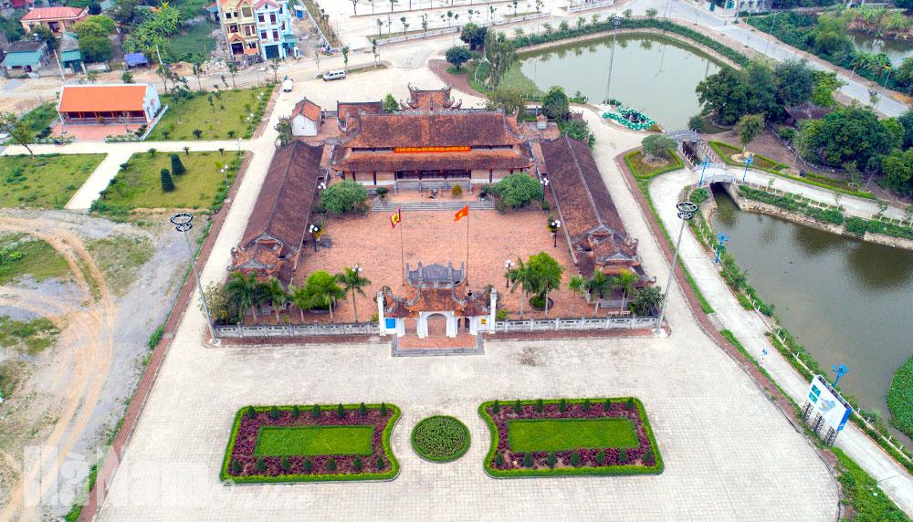 Thăm trận địa pháo phòng không Lam Hạ năm xưa