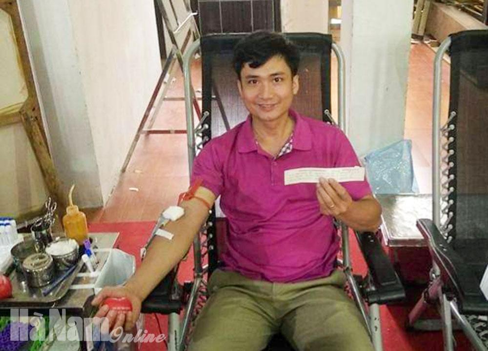 Thầy giáo 16 lần tham gia hiến máu tình nguyện