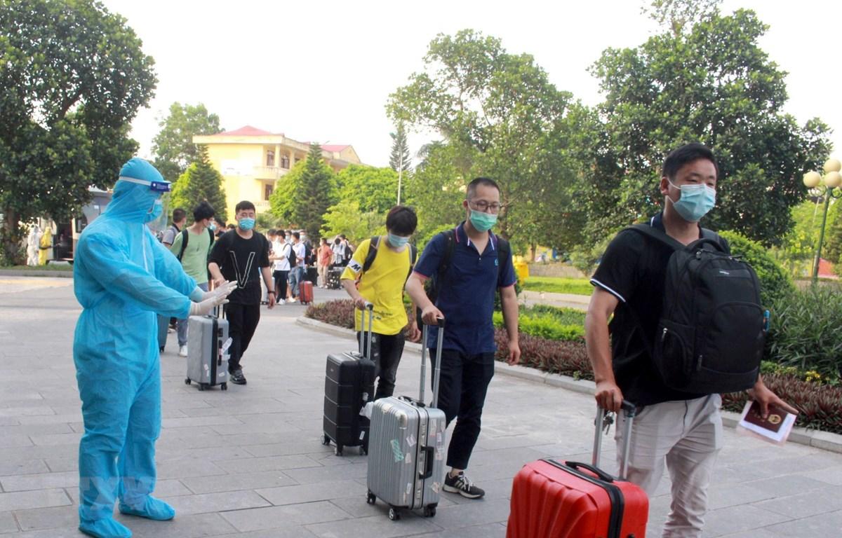 Thêm 7 ca mắc mới bệnh COVID-19 được cách ly ngay khi nhập cảnh