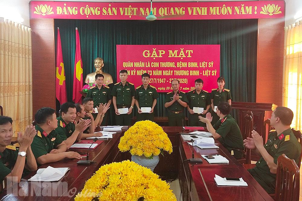 Ban CHQS huyện Thanh Liêm gặp mặt quân nhân là con thương, bệnh binh, liệt sỹ