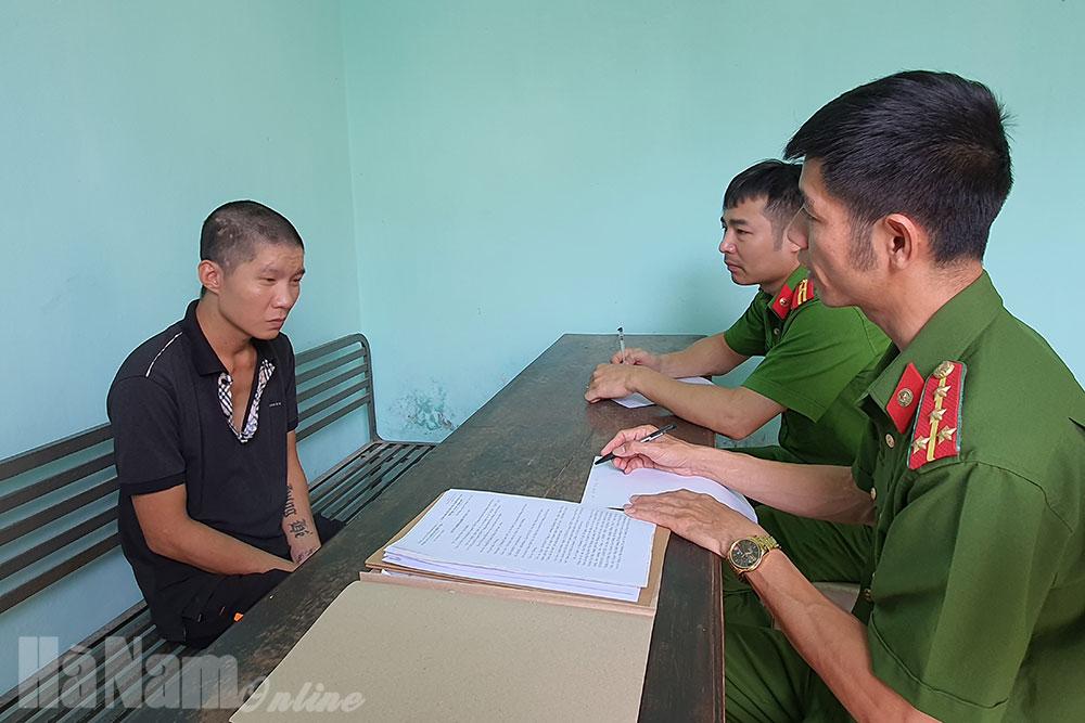 Công an huyện Kim Bảng bắt giữ đối tượng trộm sắt tại KCN Đồng Văn IV