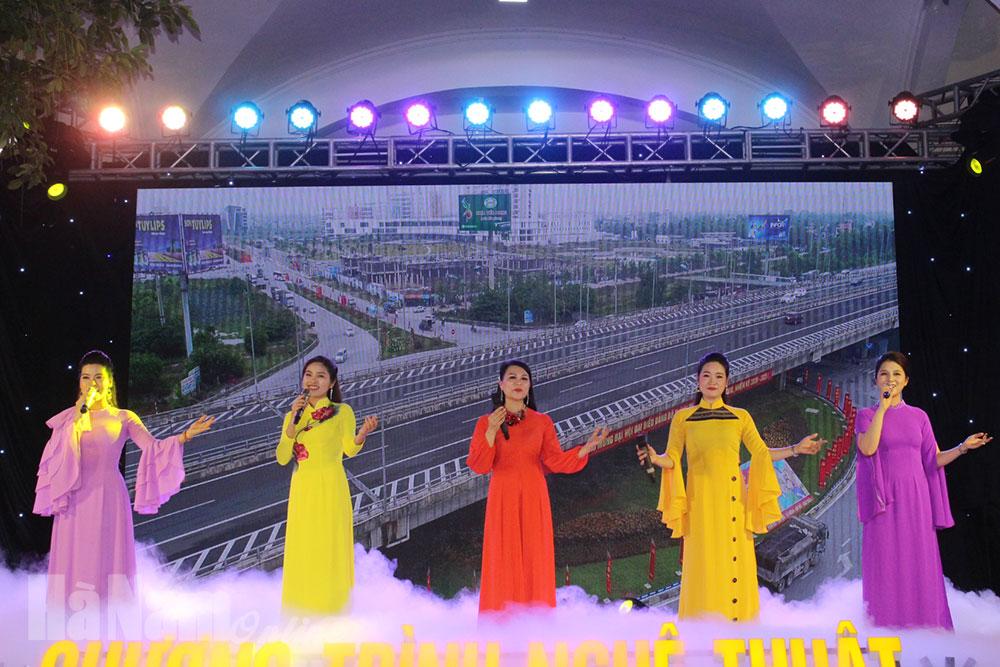 Chương trình nghệ thuật chào mừng thành công Đại hội Đảng bộ thành phố Phủ Lý lần thứ XXIII