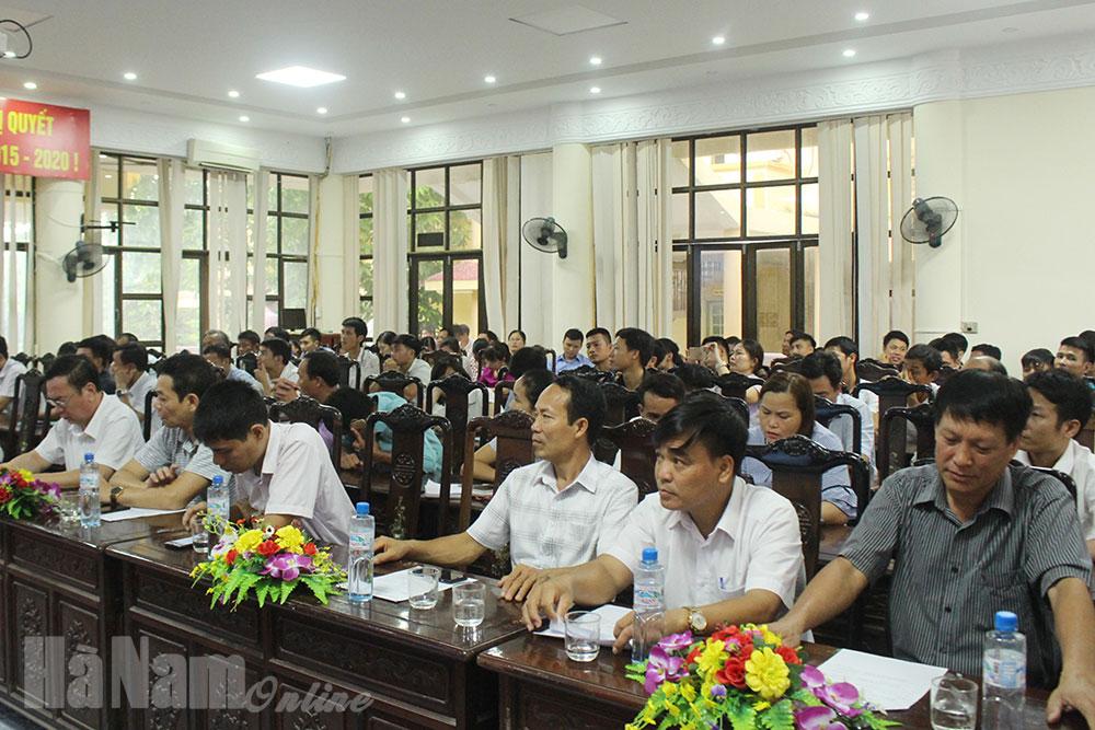 Khai giảng lớp tập huấn bơi an toàn và phòng, chống đuối nước