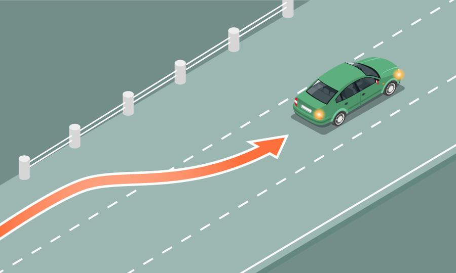 Ôtô chuyển làn trên cao tốc không bật xi-nhan phạt tới 5 triệu