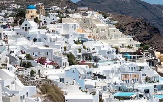 Sơn siêu trắng phản xạ tới 98% nhiệt từ mặt trời