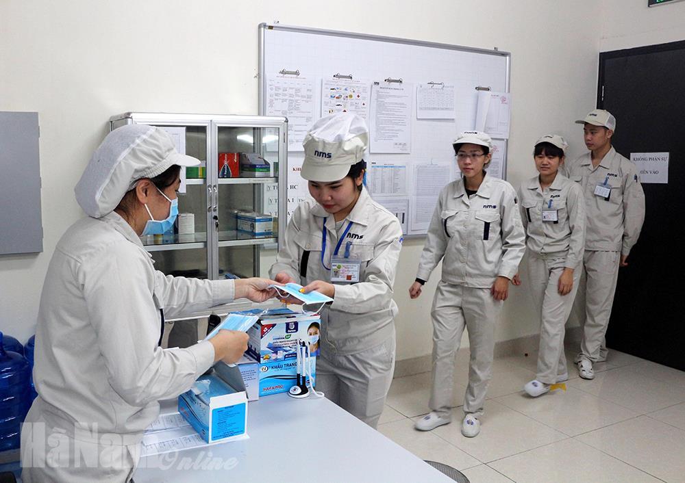 Tăng cường phòng chống dịch Covid-19 trong tình hình mới tại các KCN