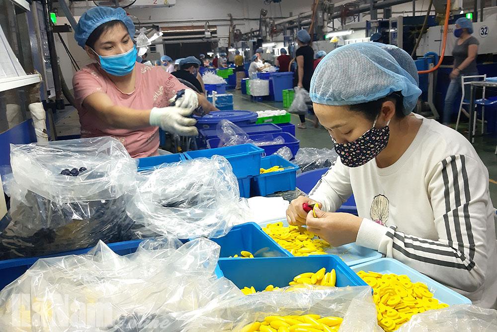 Thu hút lao động có tay nghề cao vào làm việc trong các KCN